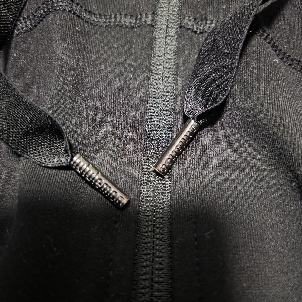 Lululemon Define Hoodie - Picture 3 of 6